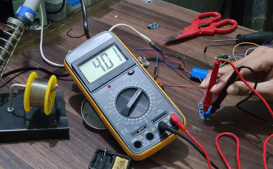 Multimeter reading below 4V